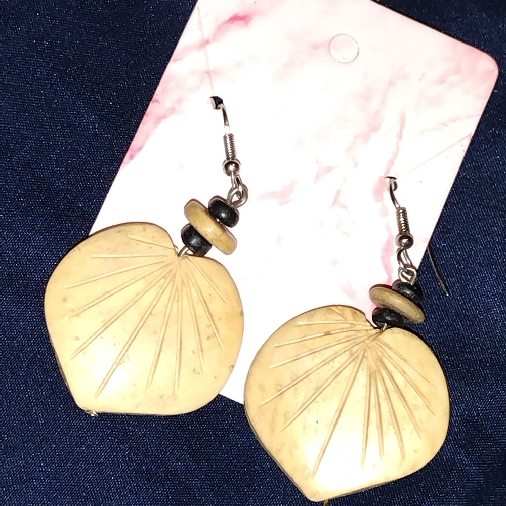 Vintage Shell Earrings Hawaiian